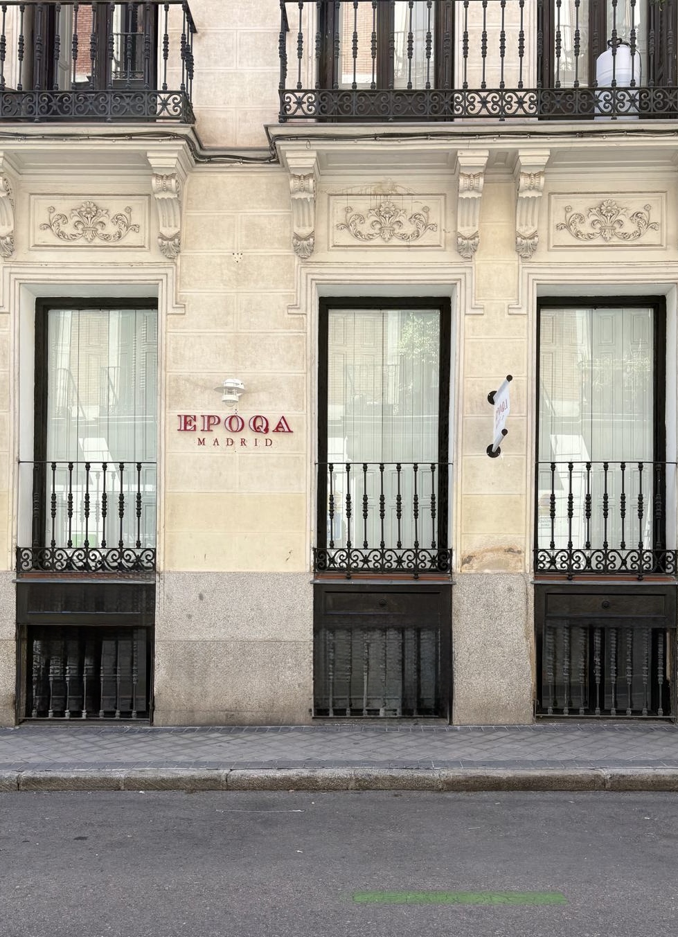 Fachada de Epoqa en Calle Santa Teresa 10